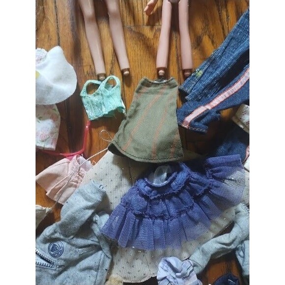 Vintage HUGE BRATZ LOT 30 Nude Dolls  Clothes Shoes - Picture 12 of 16